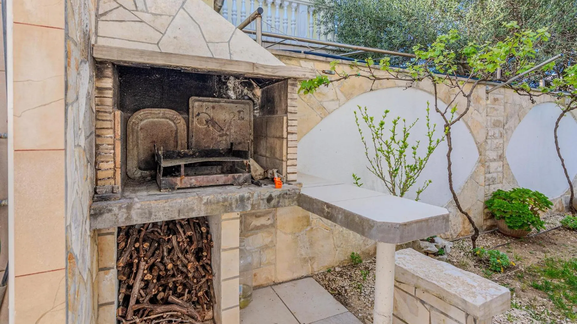 1 Bedroom Gorgeous Apartment In Nin
